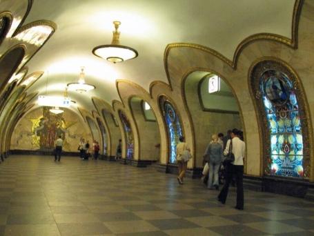 à quelle heure le métro ouvre-t-il à Saint-Pétersbourg?